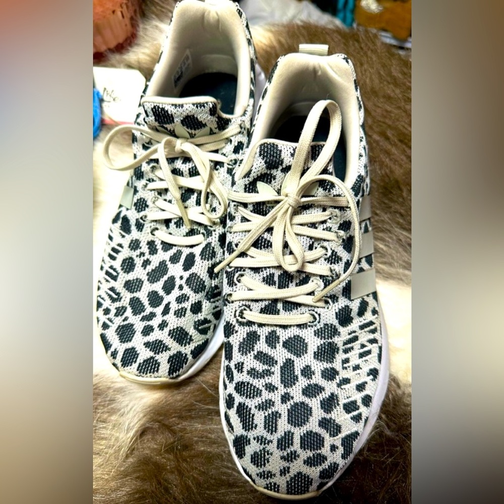 Women’s Adidas Swift Run 22 Cheetah Print Shoe Size 8.5